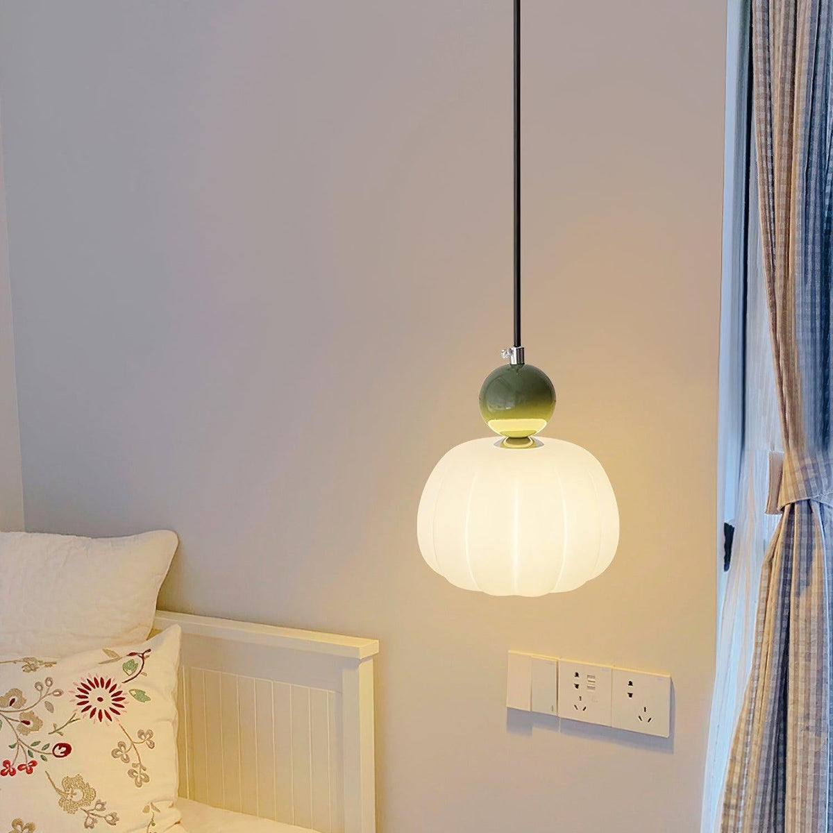 Yedra Organic Pendant Lamp
