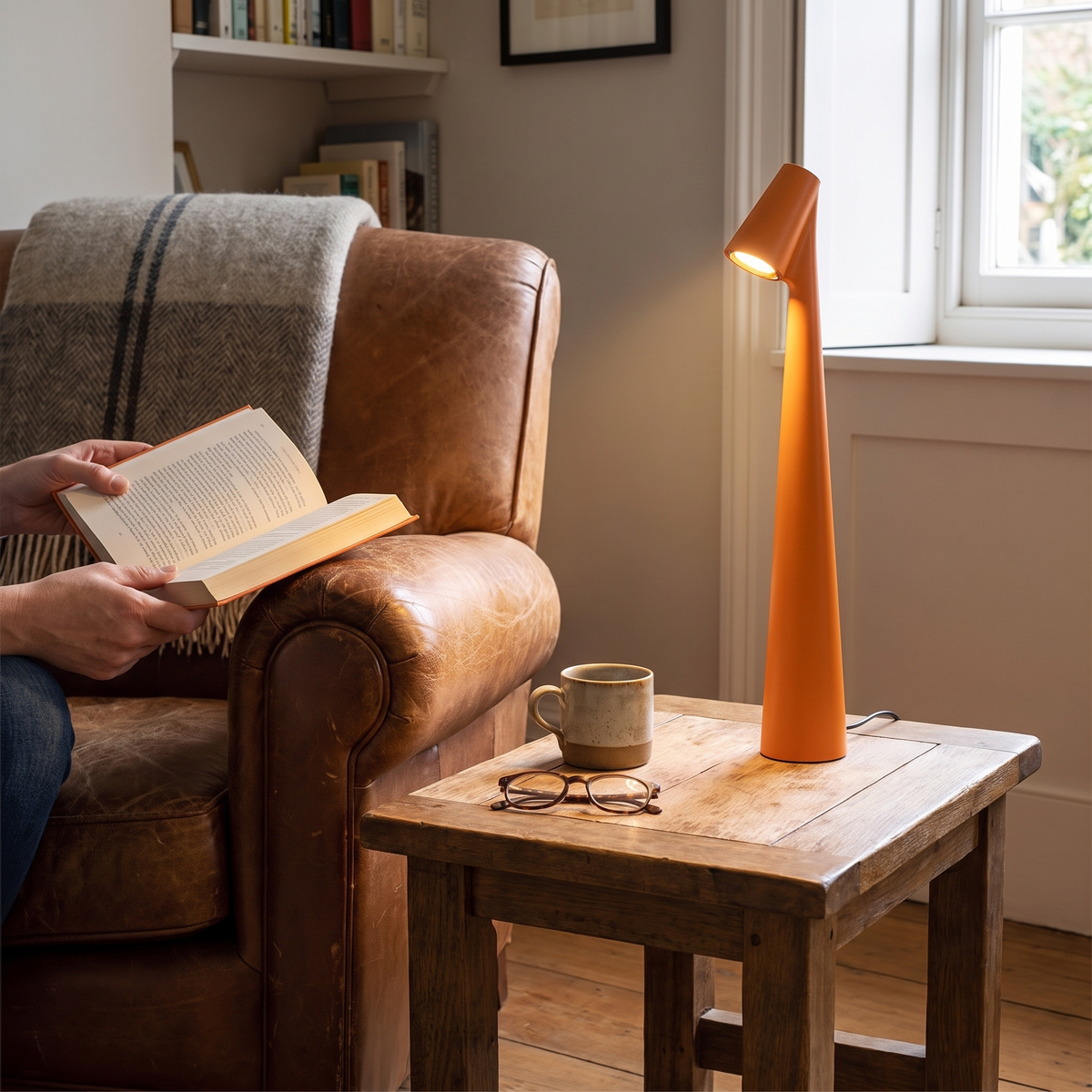 Glowora LED Table Lamp lifestyle
